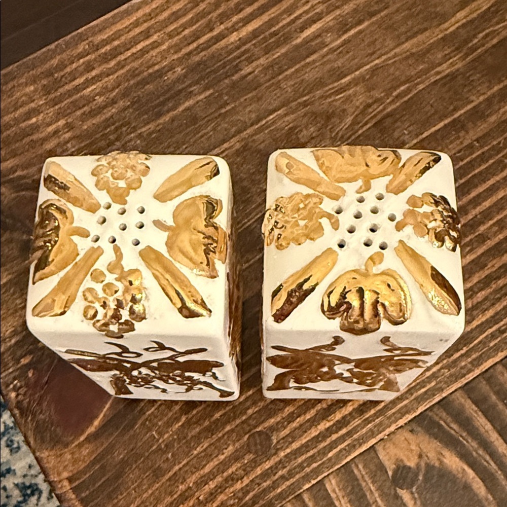 Elegant Gold and Cream Ceramic Salt and Pepper Shakers - Picture 5 of 6
